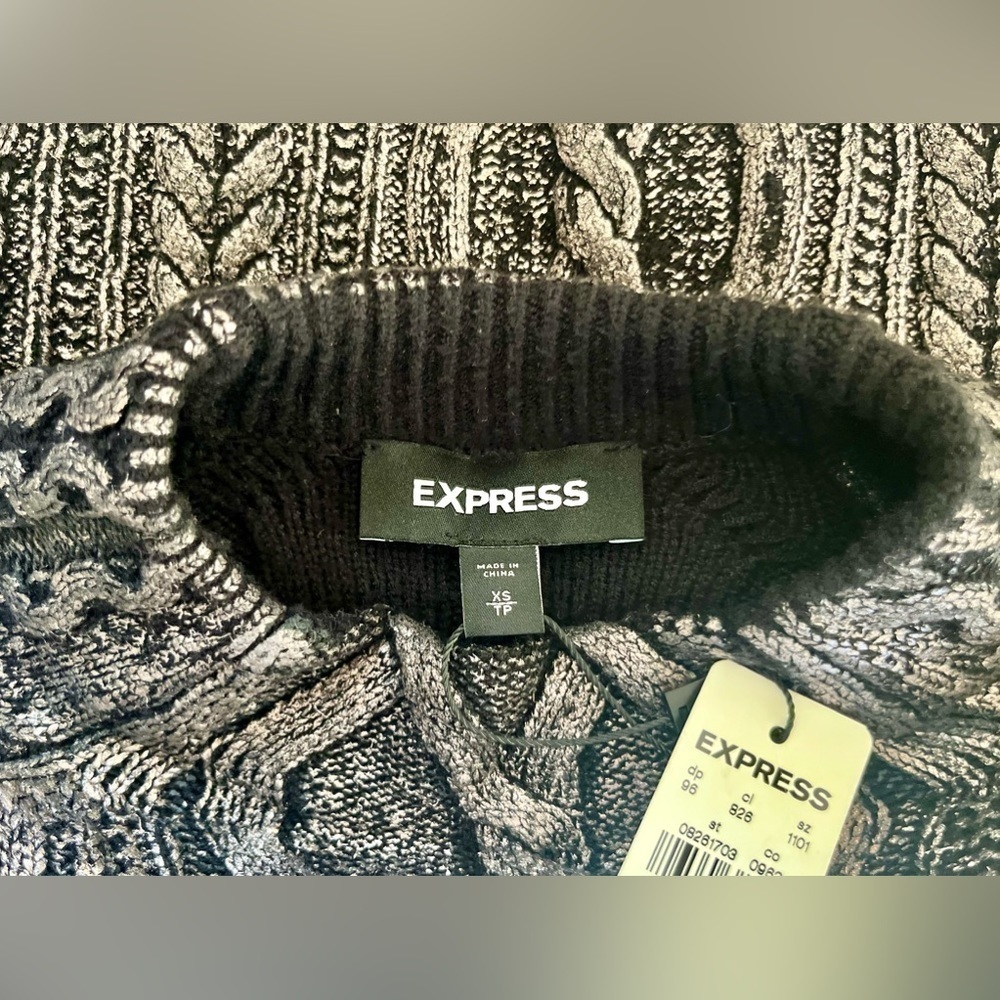 🖤GREAT GIFT! Black & Gold metallic cable knit sweater,size XS, NWT-see video 🎥 - Picture 3 of 15